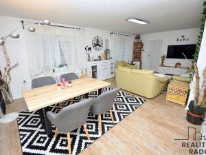 Prodej rodinného domu, Lešany, 251 m2