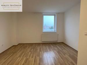 Pronájem bytu 2+kk, Holice, náměstí T. G. Masaryka, 52 m2