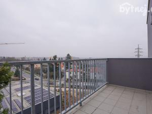 Pronájem bytu 1+kk, Praha - Hloubětín, Za černým mostem, 43 m2