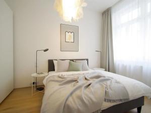 Pronájem bytu 2+kk, Praha - Nové Město, Jungmannova, 76 m2