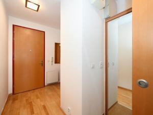 Pronájem bytu 1+kk, Praha - Vršovice, Vršovická, 46 m2