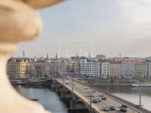 Pronájem bytu 4+1, Praha - Smíchov, Janáčkovo nábřeží, 240 m2