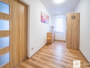 Prodej bytu 2+kk, Rožďalovice, Náměstí, 56 m2