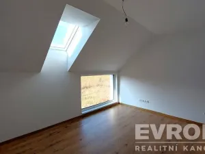 Prodej rodinného domu, Knovíz, Na Hrudném, 147 m2