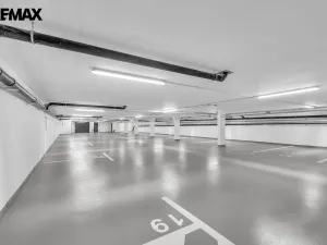 Prodej garážového stání, Hradec Králové - Pražské Předměstí, Gočárova třída, 13 m2