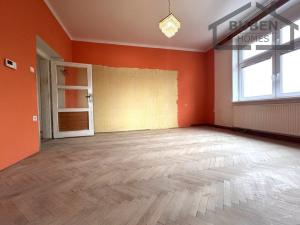 Prodej bytu 3+1, Tachov, Tovární, 82 m2