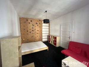 Pronájem bytu 2+kk, Praha - Žižkov, Žerotínova, 42 m2