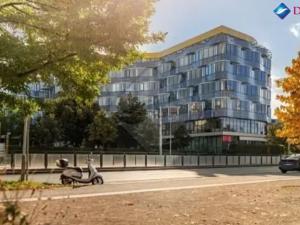 Pronájem kanceláře, Praha - Libeň, Českomoravská, 473 m2