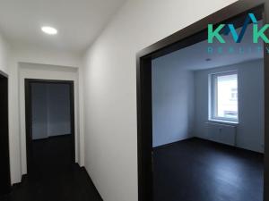 Prodej bytu 3+1, Karlovy Vary, U Trati, 83 m2