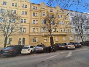 Pronájem bytu 3+1, Praha - Vinohrady, Laubova, 97 m2