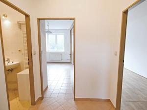 Pronájem bytu 2+kk, Holýšov, Na Stráni, 37 m2