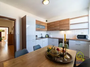 Prodej bytu 3+1, Karlovy Vary, Spálená, 80 m2