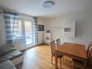 Pronájem bytu 2+kk, Praha - Vysočany, Novovysočanská, 43 m2