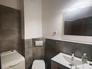 Pronájem bytu 2+kk, Praha - Vysočany, Novovysočanská, 43 m2