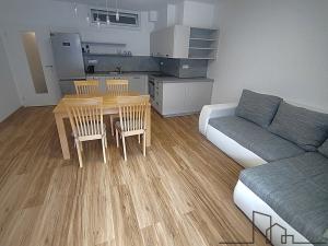 Pronájem bytu 2+kk, Praha - Vysočany, Novovysočanská, 43 m2