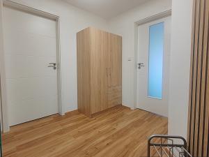 Pronájem bytu 2+kk, Praha - Vysočany, Novovysočanská, 43 m2