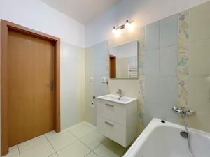 Pronájem bytu 3+kk, Olomouc - Řepčín, gen. Píky, 91 m2