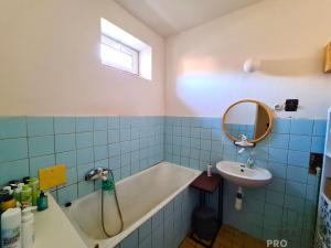 Prodej vícegeneračního domu, Křtiny, 294 m2