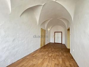 Pronájem bytu 2+1, Jindřichův Hradec, nám. Míru, 92 m2