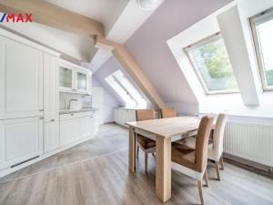 Pronájem bytu 6+kk a větší, Karlovy Vary, Na Vyhlídce, 144 m2