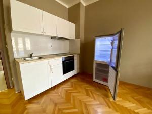 Pronájem bytu 2+kk, Praha - Nusle, Táborská, 55 m2