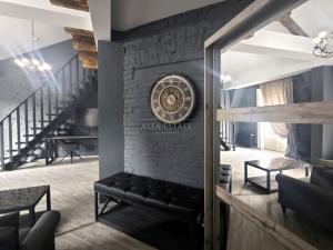 Prodej atypického bytu, Karlovy Vary, Foersterova, 99 m2