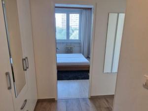 Pronájem bytu 2+kk, Praha - Lhotka, Novodvorská, 40 m2