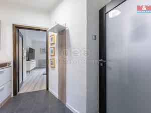 Pronájem bytu 2+kk, Karlovy Vary - Drahovice, Kvapilova, 37 m2