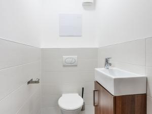 Pronájem bytu 3+kk, Praha - Čakovice, Theinova, 79 m2