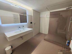 Prodej bytu 5+kk, Via del Porto Romano, Città Sant'Angelo, Provincia di Pescara, Itálie, 274 m2