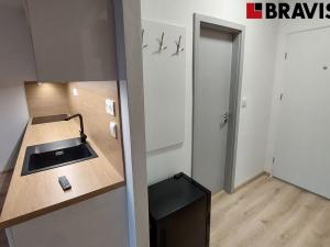 Pronájem bytu 1+kk, Brno - Líšeň, Elplova, 32 m2