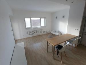 Pronájem bytu 2+kk, České Budějovice, Studentská, 45 m2