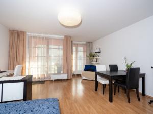 Pronájem bytu 1+kk, Praha - Smíchov, Randova, 47 m2