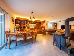 Prodej rodinného domu, Vracov, Lesní, 237 m2