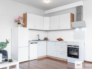 Prodej bytu 2+kk, Cerhenice, 52 m2