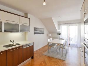 Pronájem bytu 2+kk, Praha - Vinohrady, Francouzská, 61 m2