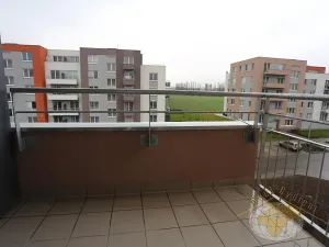 Pronájem bytu 1+kk, Praha - Letňany, Hlučkova, 32 m2