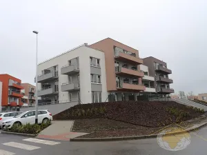 Pronájem bytu 1+kk, Praha - Letňany, Hlučkova, 32 m2