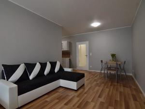 Prodej bytu 1+kk, Praha - Strašnice, Zvěřinova, 60 m2