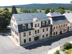 Prodej bytu 2+kk, Horní Blatná, náměstí Sv. Vavřince, 51 m2