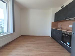 Pronájem bytu 1+kk, Praha - Vysočany, Smržových, 37 m2