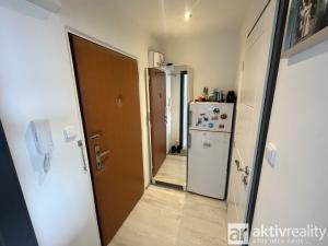 Pronájem bytu 1+kk, Praha - Střížkov, Varnsdorfská, 29 m2