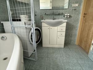 Pronájem bytu 3+1, Vamberk, Krajkařská, 100 m2