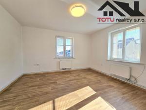 Pronájem bytu 2+kk, Jaroměř, Na Vrších, 45 m2