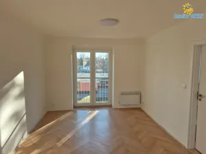 Pronájem bytu 2+1, Kladno, Petrohradská, 53 m2