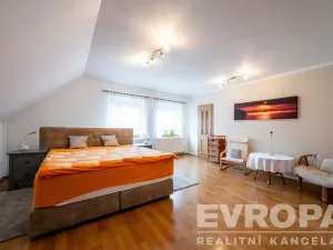 Prodej rodinného domu, Jesenice, Budějovická, 400 m2