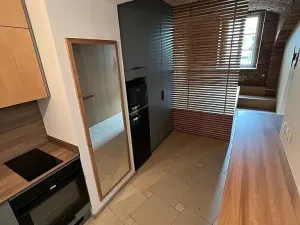 Prodej atypického bytu, Praha - Smíchov, Radlická, 60 m2