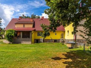 Prodej obchodního prostoru, Bystřice - Semovice, 800 m2
