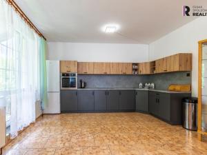 Prodej obchodního prostoru, Bystřice - Semovice, 800 m2