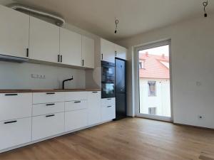 Pronájem bytu 2+kk, Praha - Královice, Ke Tvrzi, 48 m2